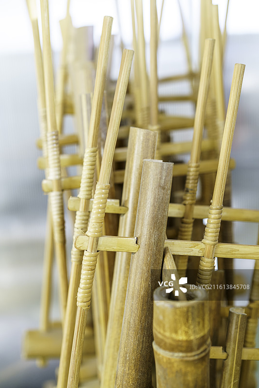 马来西亚砂拉越州首府古晋原住民击打乐器乐器排笙图片素材