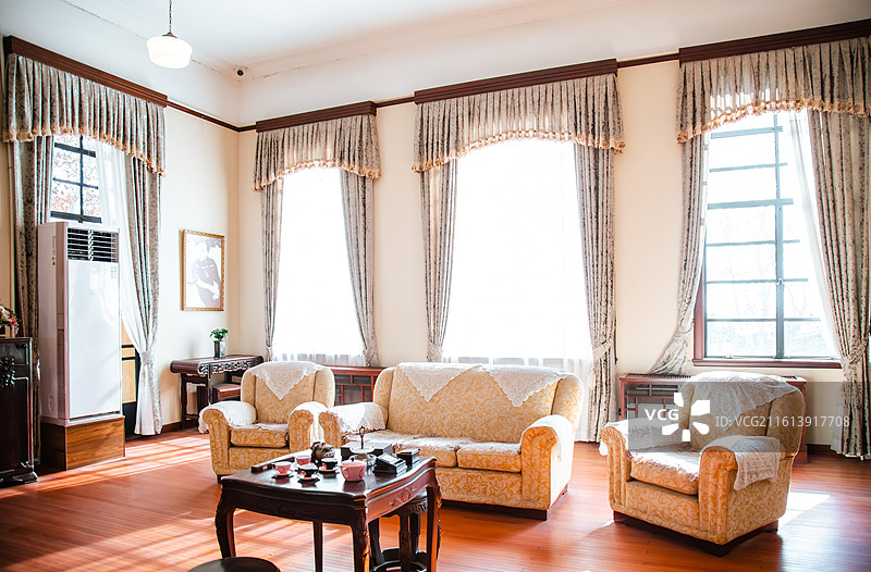 江苏南京钟山风景名胜区美龄宫三楼主卧宋美龄卧室图片素材