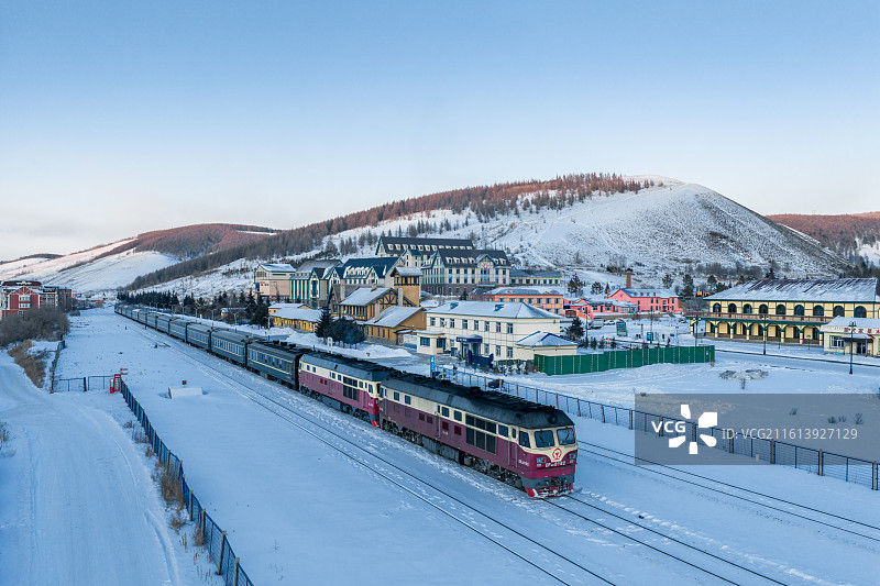 阿尔山火车站，冬季大雪覆盖的阿尔山市图片素材