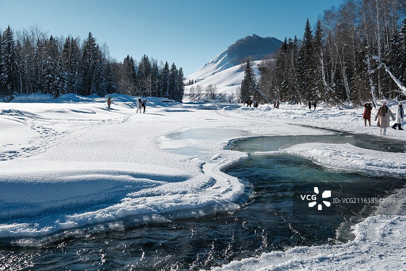 新疆阿勒泰禾木村冬季雪景冰雪世界图片素材