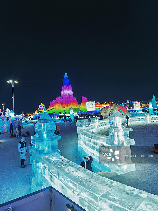哈尔滨冰雪大世界的冰雕图片素材