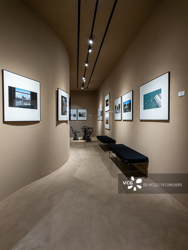 现代美术馆展厅一角图片素材