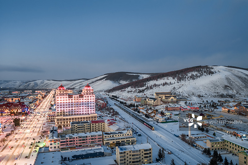 阿尔山火车站，冬季大雪覆盖的阿尔山市图片素材