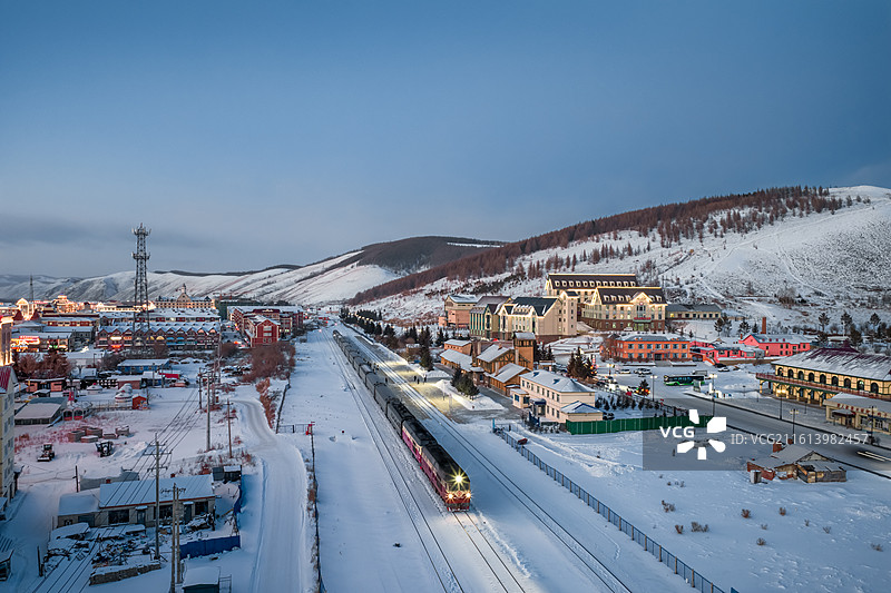 阿尔山火车站，冬季大雪覆盖的阿尔山市图片素材