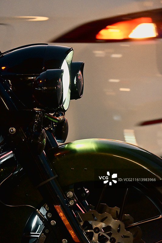 武康路前的摩托图片素材