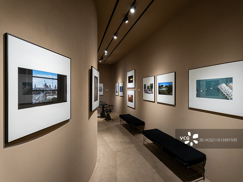 现代美术馆展厅一角图片素材