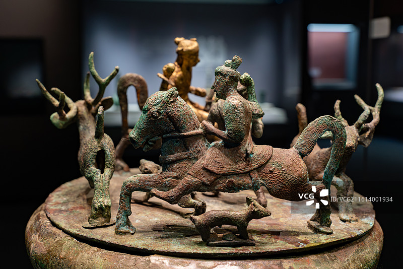 印证滇国云南古滇文明特展叠鼓形狩猎场面铜贮贝器 西汉 云南昆明晋宁石寨山M71图片素材