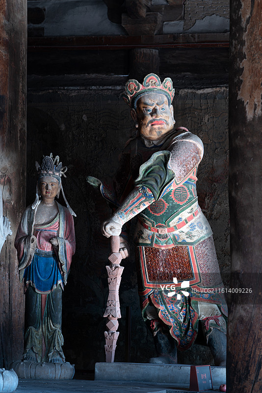 义县奉国寺大雄殿内天王塑像图片素材