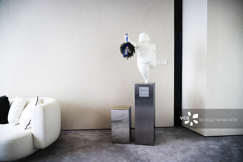 现代豪华简约大气风格的样板房内部客厅图片素材