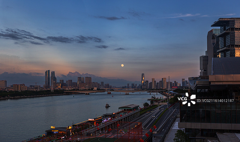 广州琶醍蓝调时刻夜景图片素材