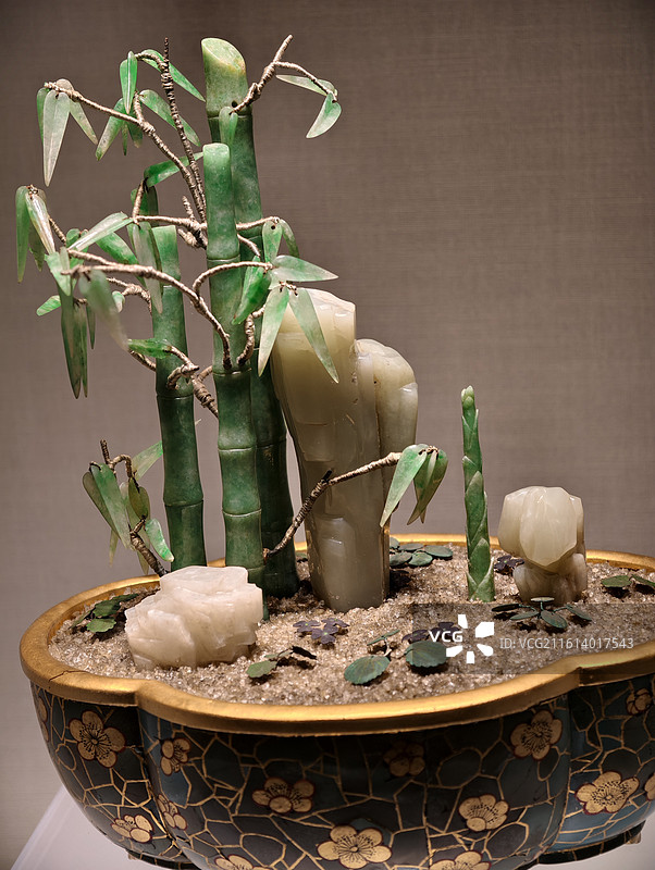 故宫珍宝馆 木胎海棠式盆翠竹盆景 清图片素材