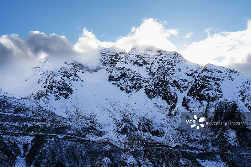 嘎隆拉雪山图片素材