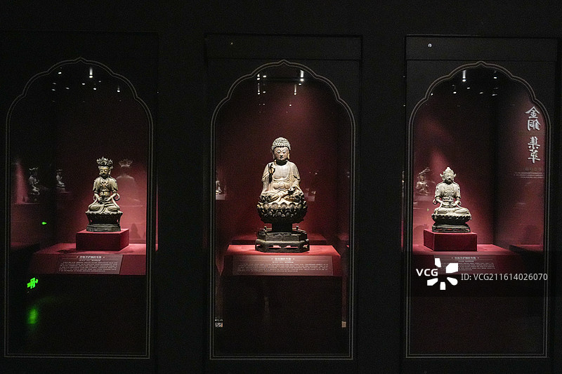 北京中国典籍博物馆“既往未来-小西天文物撷珍与悬塑艺术特展”展览现场和展品图片素材