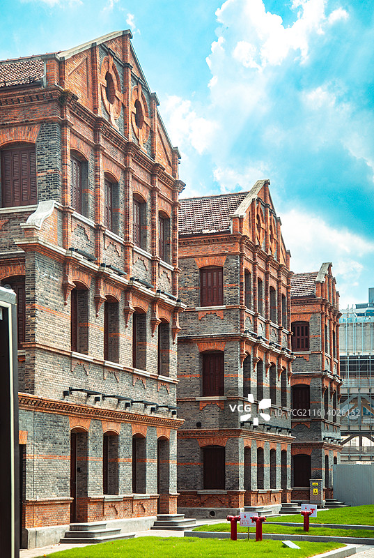 上海今潮8弄街区内的海派文化中心老建筑外观图片素材