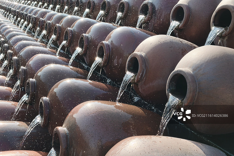 张家港沙洲优黄文化园，酒文化公园，黄酒文化，黄酒公园，喷泉，酒罐子，酒罐子喷泉，罐子，创意喷泉，黄酒图片素材