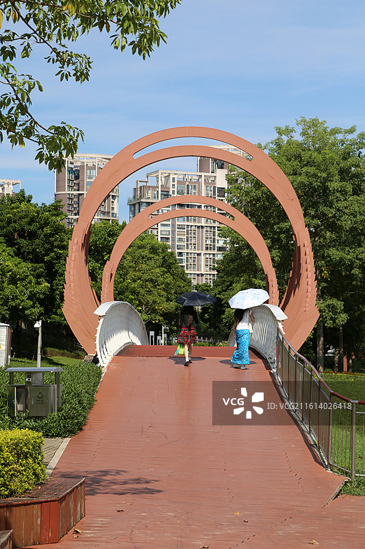 广西南宁市红豆滨江公园水闸桥图片素材