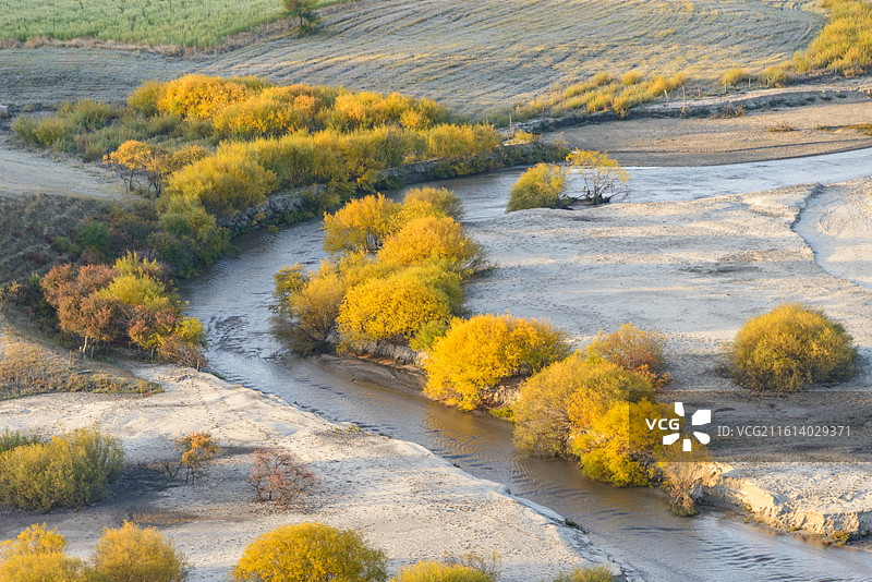 内蒙古赤峰乌兰布统透风沟秋景日出图片素材