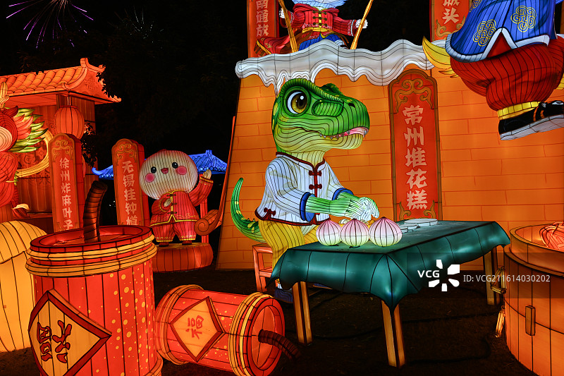 2026马年第40届南京秦淮灯会白鹭洲公园展区非遗灯彩璀璨亮灯图片素材