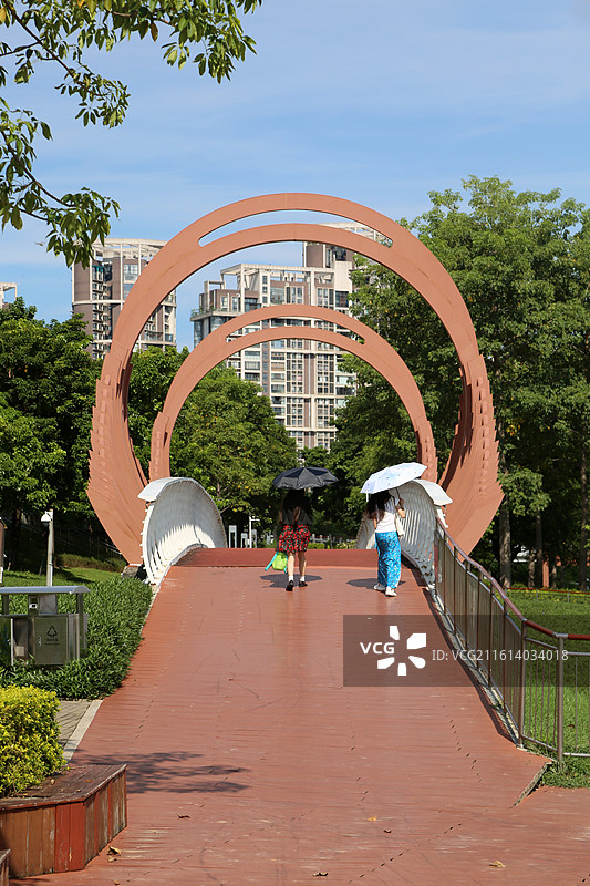 广西南宁市红豆滨江公园水闸桥图片素材