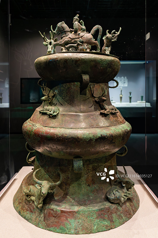 印证滇国云南古滇文明特展叠鼓形狩猎场面铜贮贝器 西汉 云南昆明晋宁石寨山M71图片素材