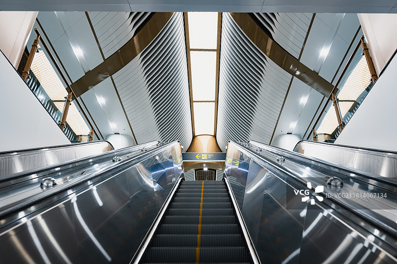 成都地铁13号线三官堂站图片素材