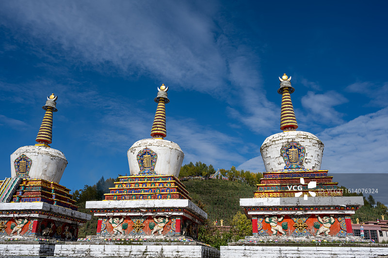 青海塔尔寺如来八塔图片素材