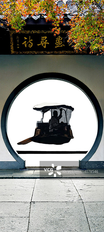 浙江杭州西湖风景区平湖秋月入画寻诗牌坊建筑红枫枫叶秋色图片素材