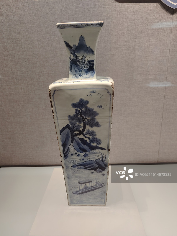 烟台市博物馆馆藏夜游赤壁题材瓷器图片素材