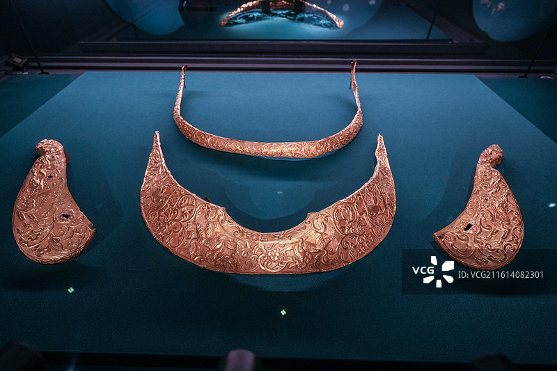 北京首都博物馆“黄金缕-香港故宫文化博物馆藏金器特展”的展览现场和展品图片素材