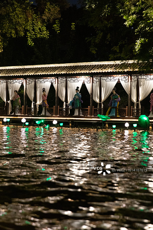 秦淮河夜景雕塑图片素材