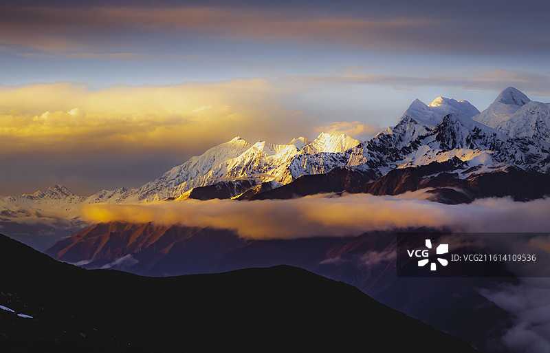 金山银山  川西雪山图片素材
