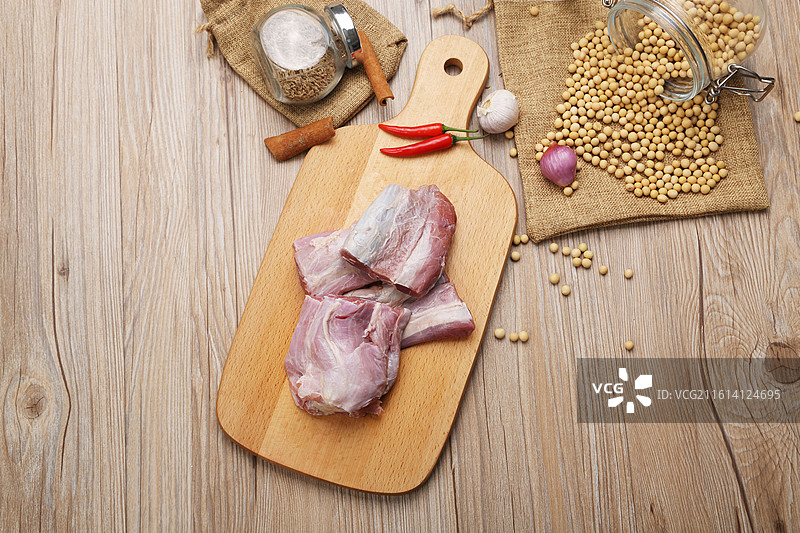 新鲜牛腱子肉图片素材