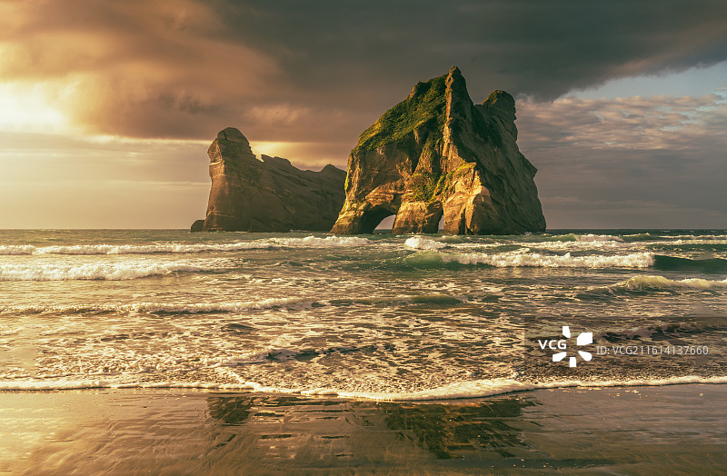 新西兰南岛Wharariki Beach图片素材