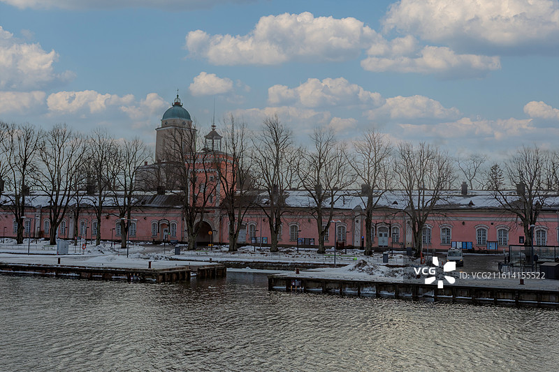 冬天的波罗的海与芬兰堡上的建筑和炮台图片素材