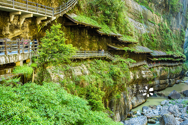 中国湖北省恩施土家族苗族自治州恩施大峡谷七星寨附近绝壁景观图片素材