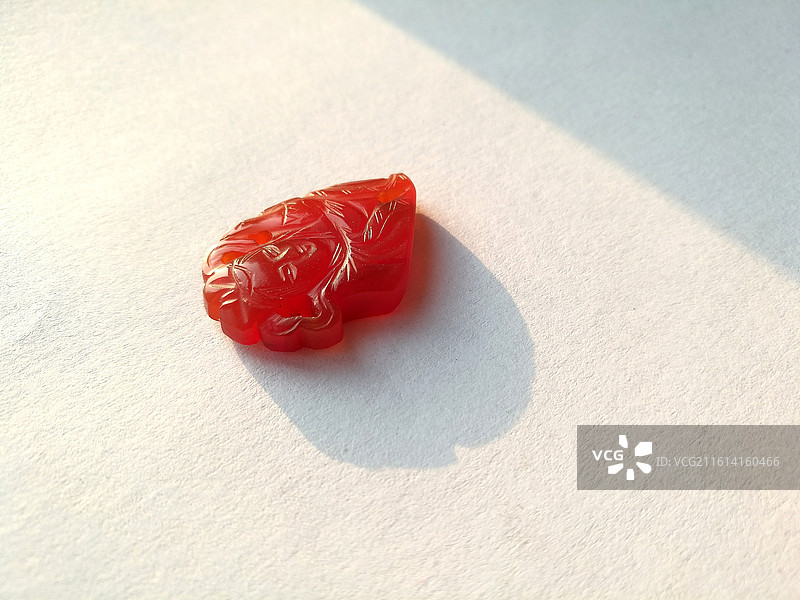 古代仕女人土雕刻红玛瑙。老物件。古董图片素材