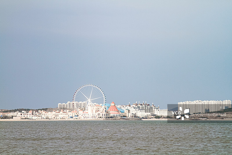青岛鳌山卫海泉湾海滨城市风光海洋之星摩天轮图片素材