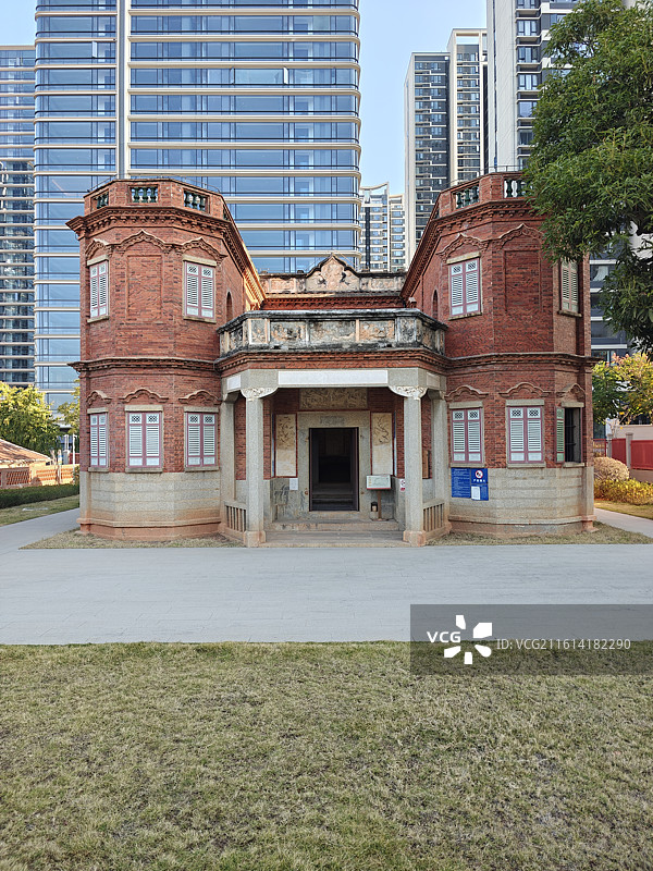 厦门坂美民俗文化园-王清祥宅-经历整体平移75米仍完好如初的会走路的“番婆楼”图片素材