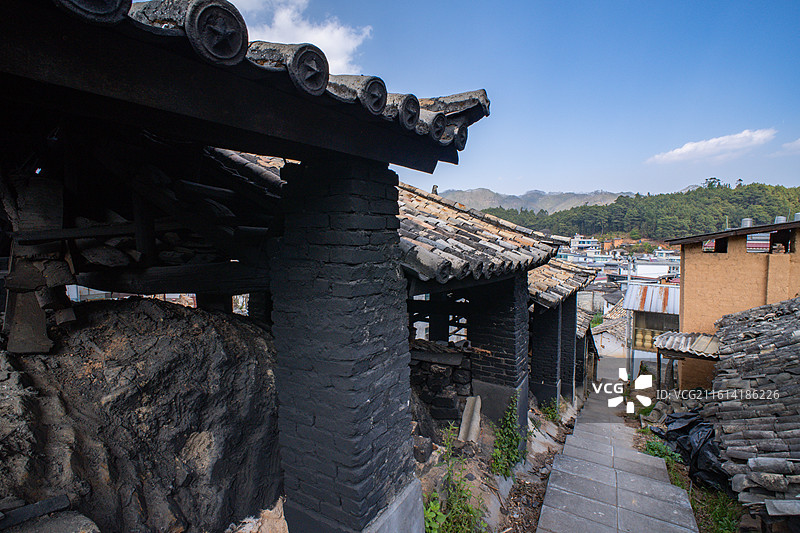 临沧博尚碗窑村清代古龙窑和陶器图片素材