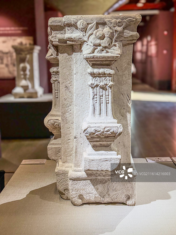 石柱-雕西洋花汉白玉构件图片素材