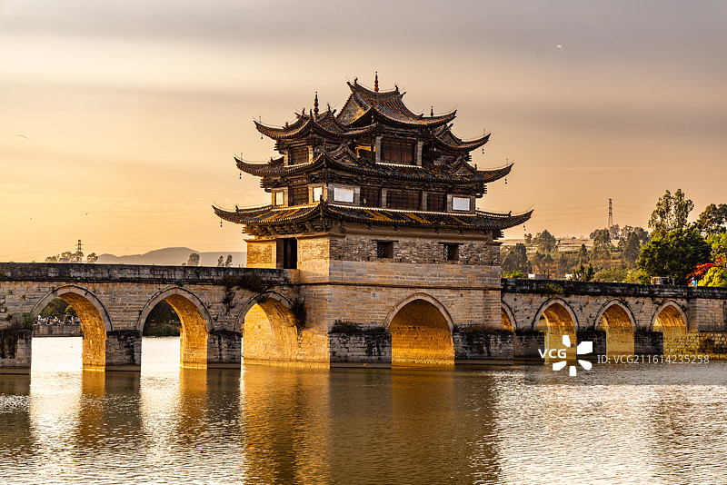 云南建水十七孔桥图片素材