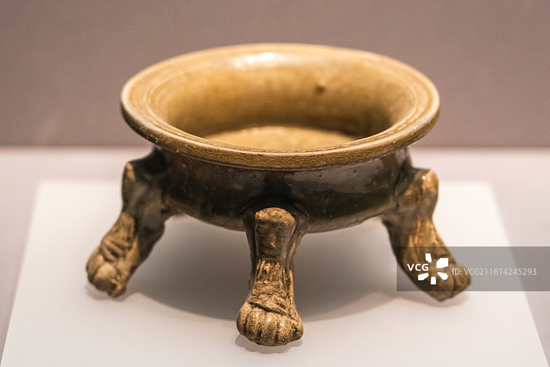 青釉五足瓷炉（宋）南京博物院藏图片素材