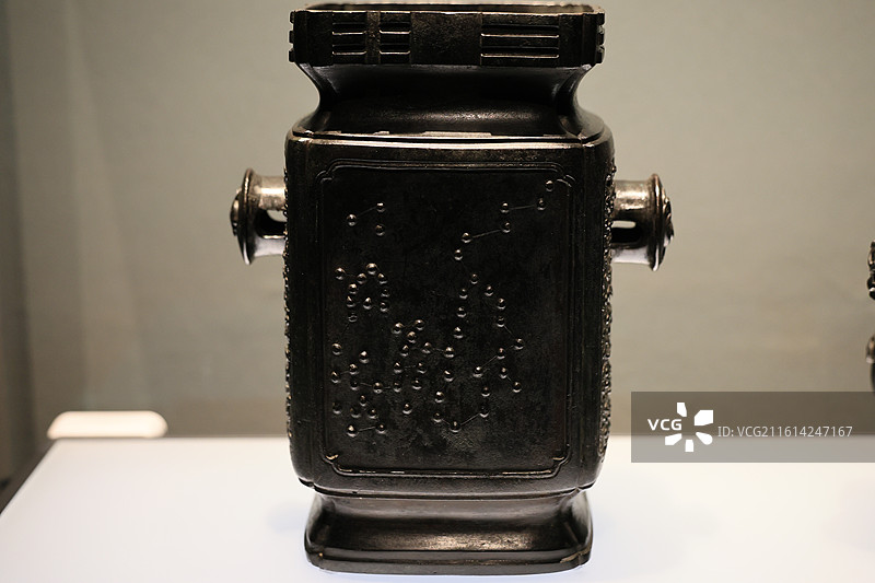 上海博物馆东馆中国历史传统铜器青铜器铭文陶瓷藏品摄影特写图片素材