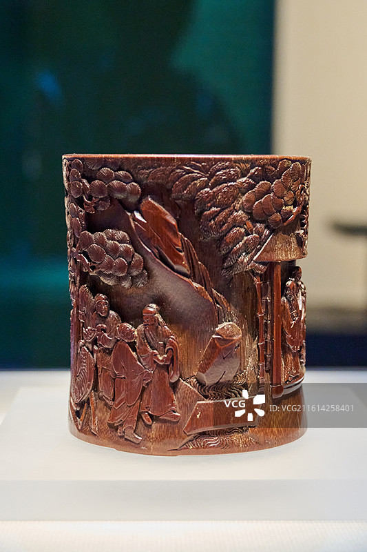 四川博物院 明代 竹雕三顾茅庐笔筒图片素材