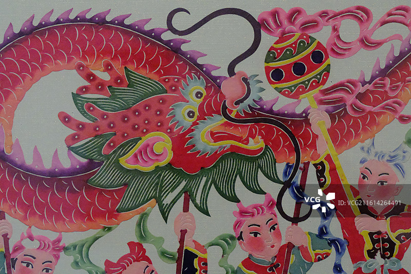 河北石家庄美术馆蔚县传统剪纸春节新年过年庙会民俗活动。舞龙扭秧歌图片素材