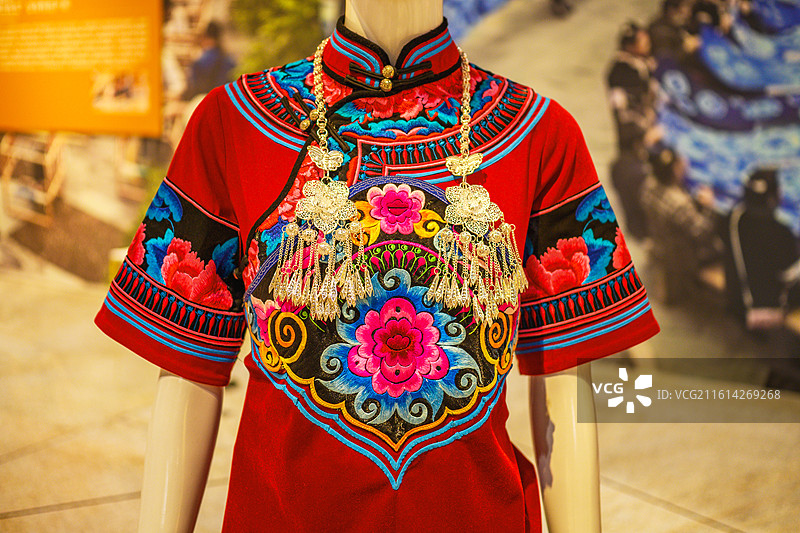 中国工艺美术馆传统服饰刺绣工艺布艺图片素材