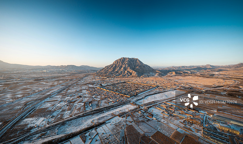 航拍河北怀来鸡鸣驿日落雪景图片素材