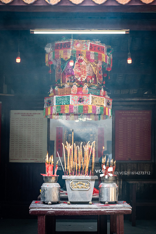 梅州兴宁围龙屋赏灯春节元宵传统节日舞龙图片素材