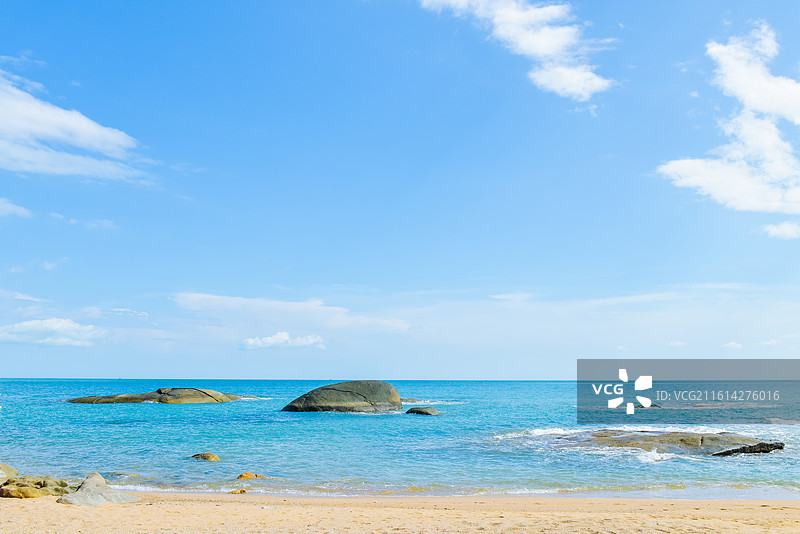 海南三亚市南山大小洞天旅游区小月湾海滨风光图片素材