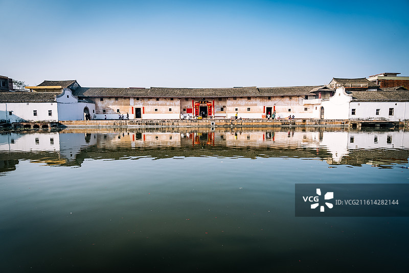 梅州兴宁围龙屋赏灯春节元宵传统节日舞龙图片素材